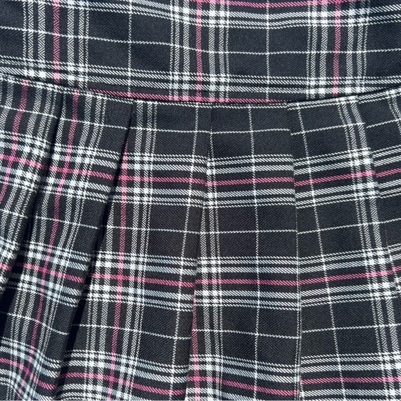 Banned Dark Collection Plaid Pleated Mini Skirt Buckle Detail Black Pink White - Picture 6 of 6